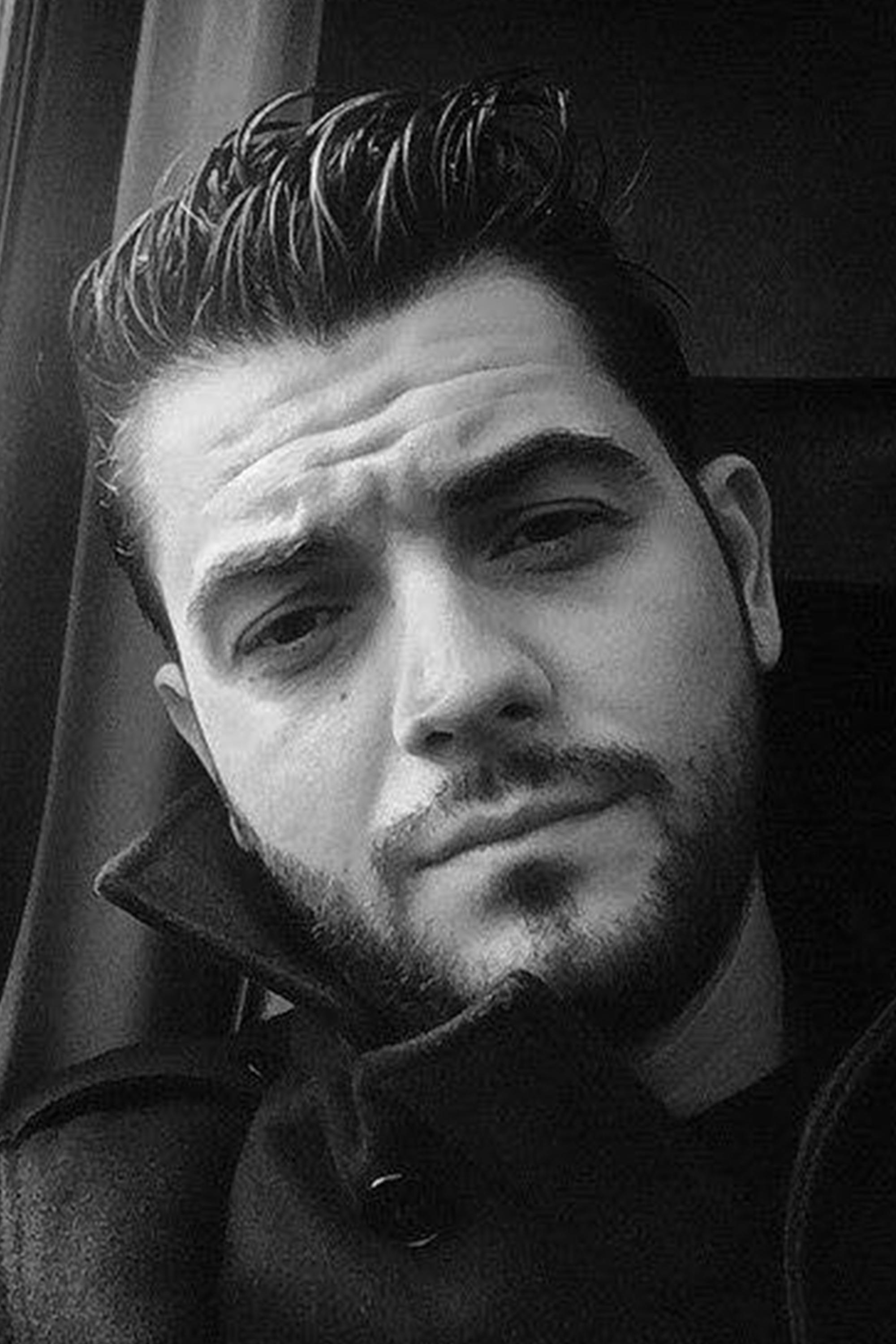 Manolo Lama backdrop