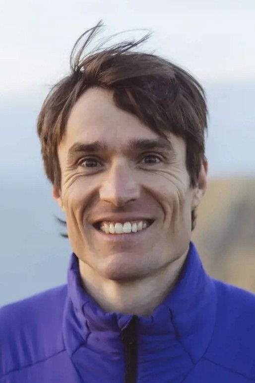 Efrat Ben-Yaakov backdrop