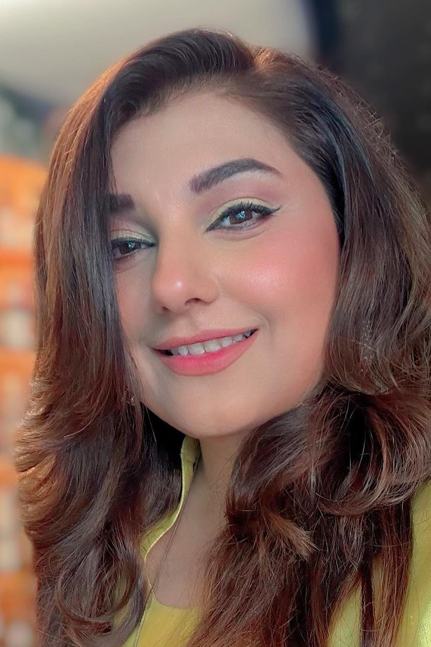 Daphné Hérétakis backdrop