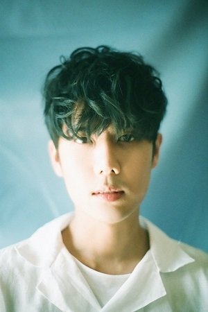 Kim Kyu-jong backdrop