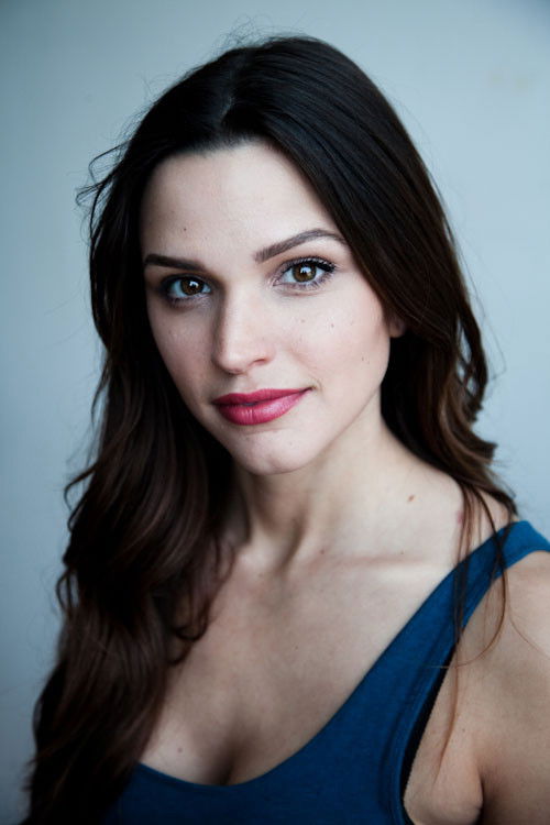 Isabelle Gardo backdrop