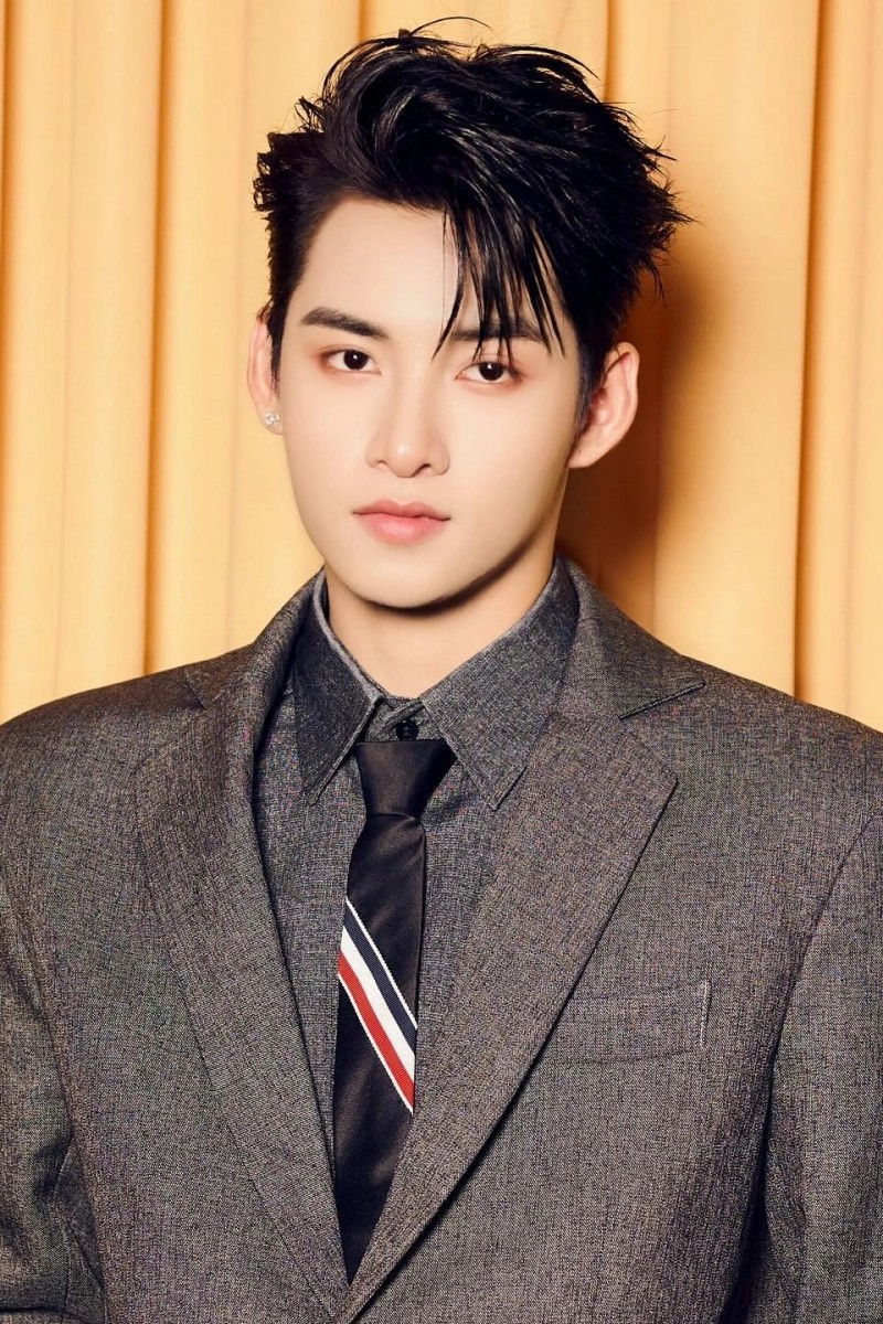 Manmathan Basky backdrop