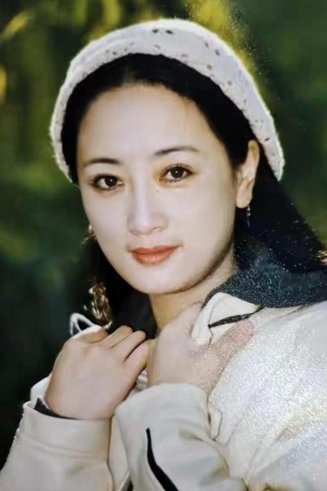 Chen Jianyue backdrop