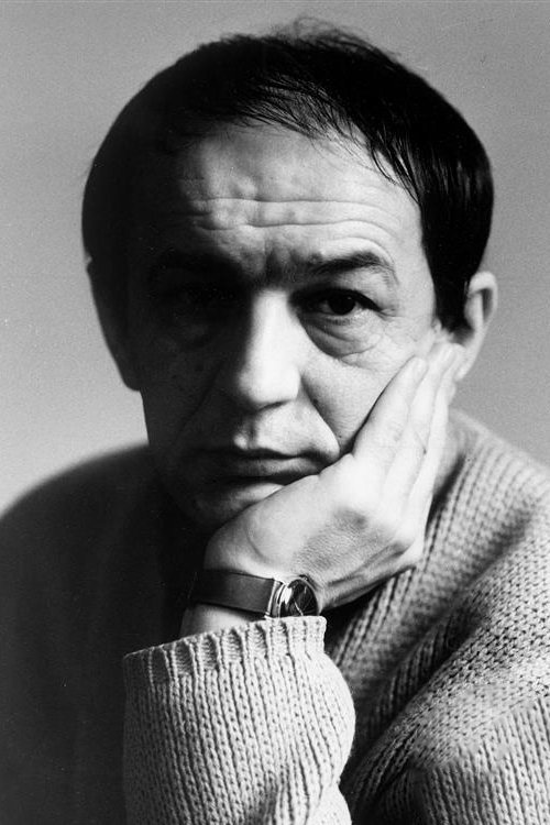 Dzhibril Kébe backdrop