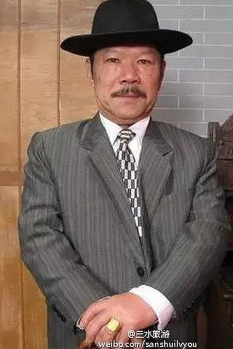 Philippe Castelli backdrop