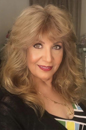 Samira Sedqy backdrop