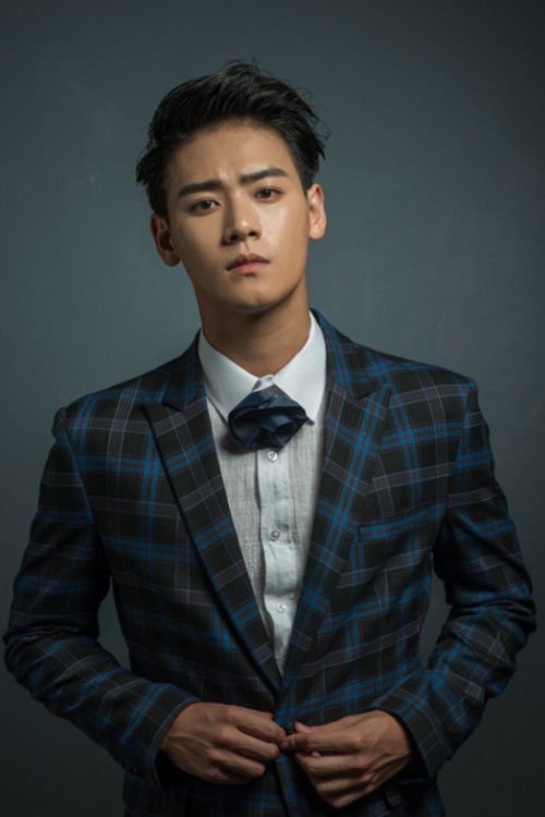 Ceng Yitong backdrop