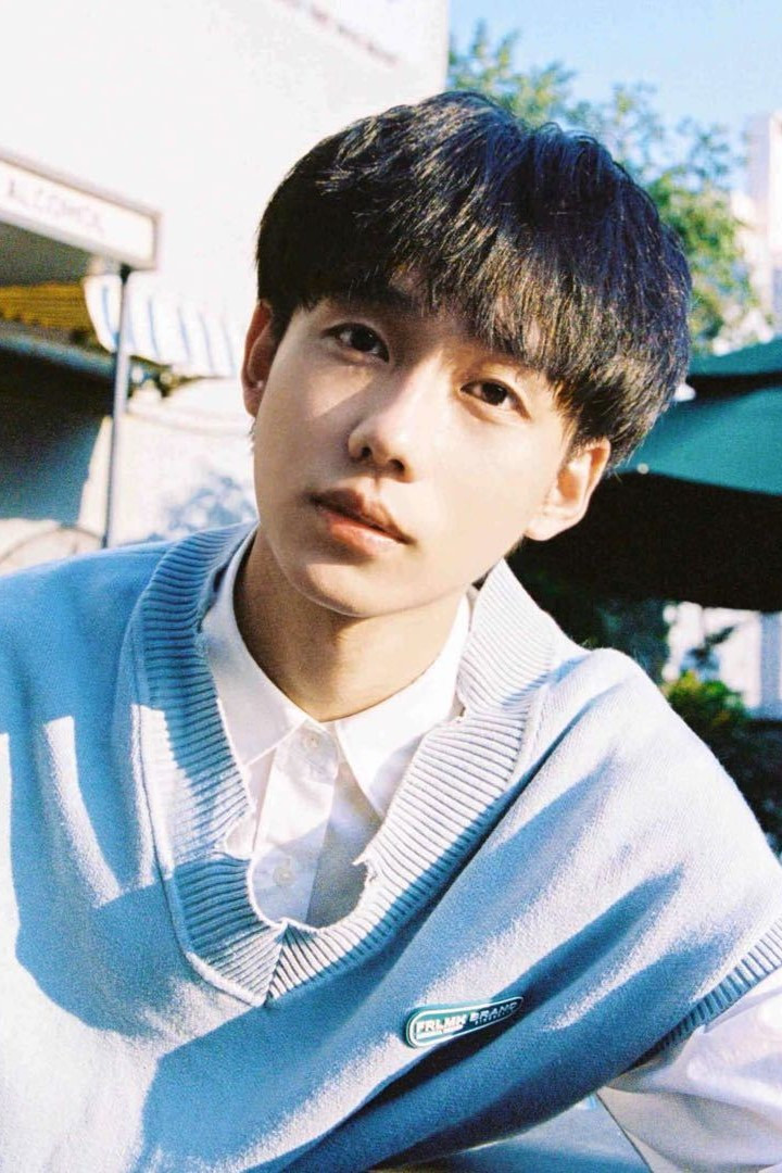 Zhu Chenhao backdrop