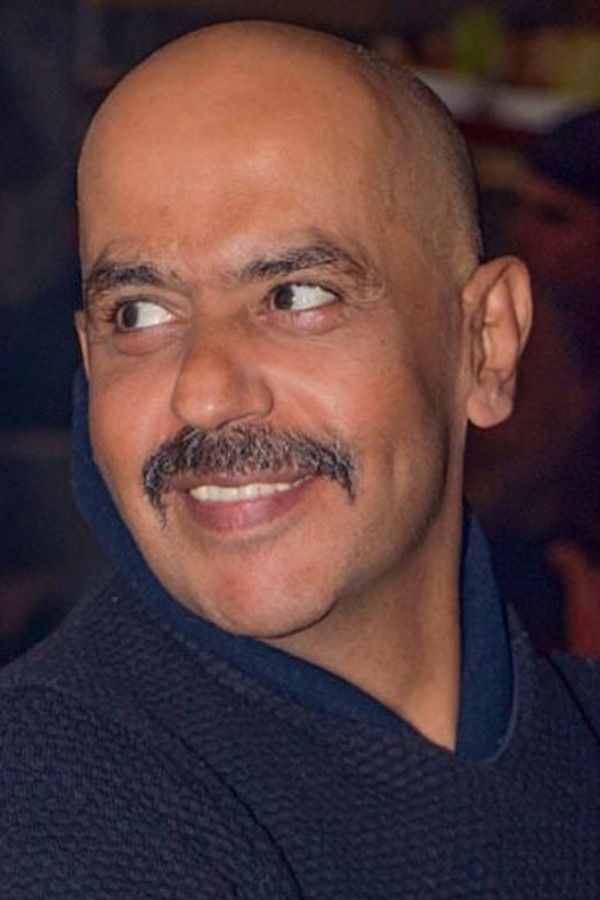 حسين عباس backdrop