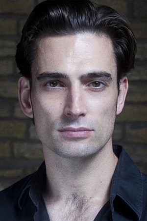 Simon Thomas backdrop