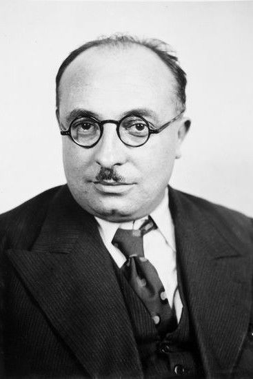 Jacques Duclos backdrop