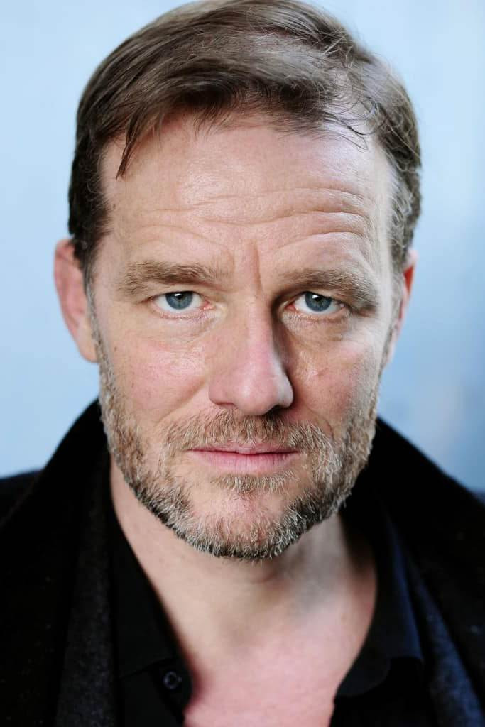 Holger Doellmann backdrop