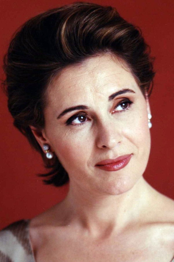 María Bayo backdrop