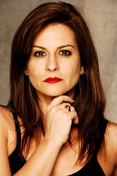 Naura Schneider backdrop