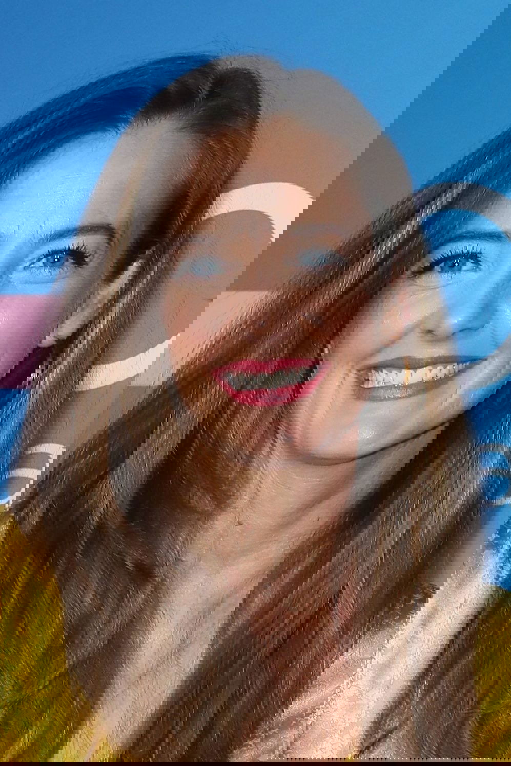 Stephanie Allynne backdrop