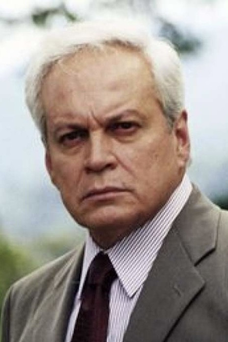 Gustavo Rodríguez backdrop