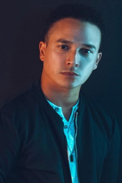 Chris Chatman backdrop