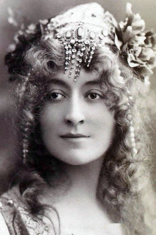 Cécile Sorel backdrop