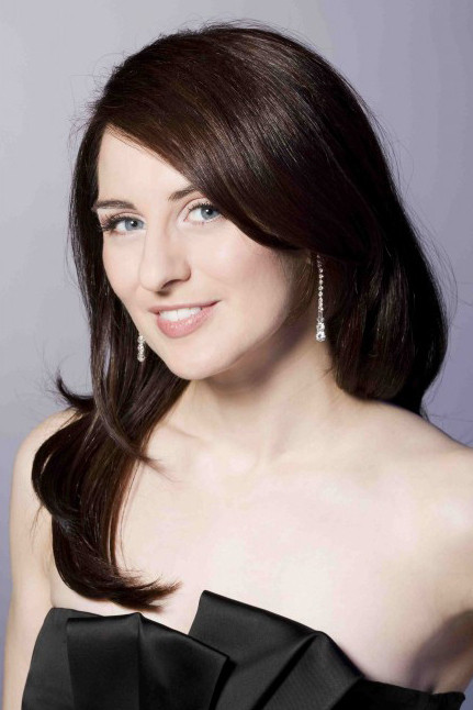 Elena Xanthoudakis backdrop