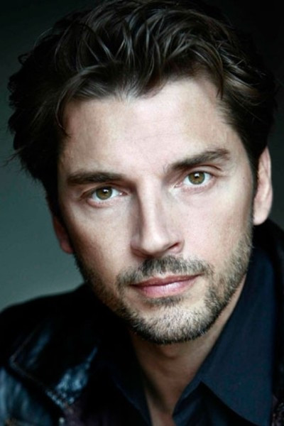 Anthony Debaeck backdrop