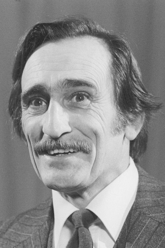 Yvon Leroux backdrop