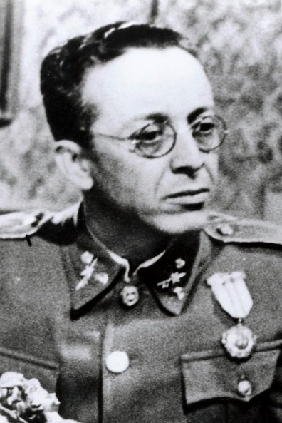 Fabián Conde backdrop