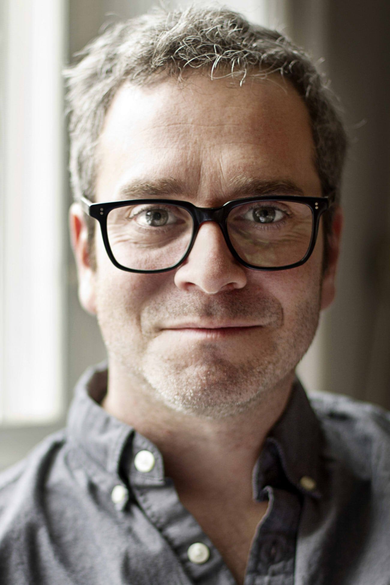 Tim Sutton: Tim Satën backdrop