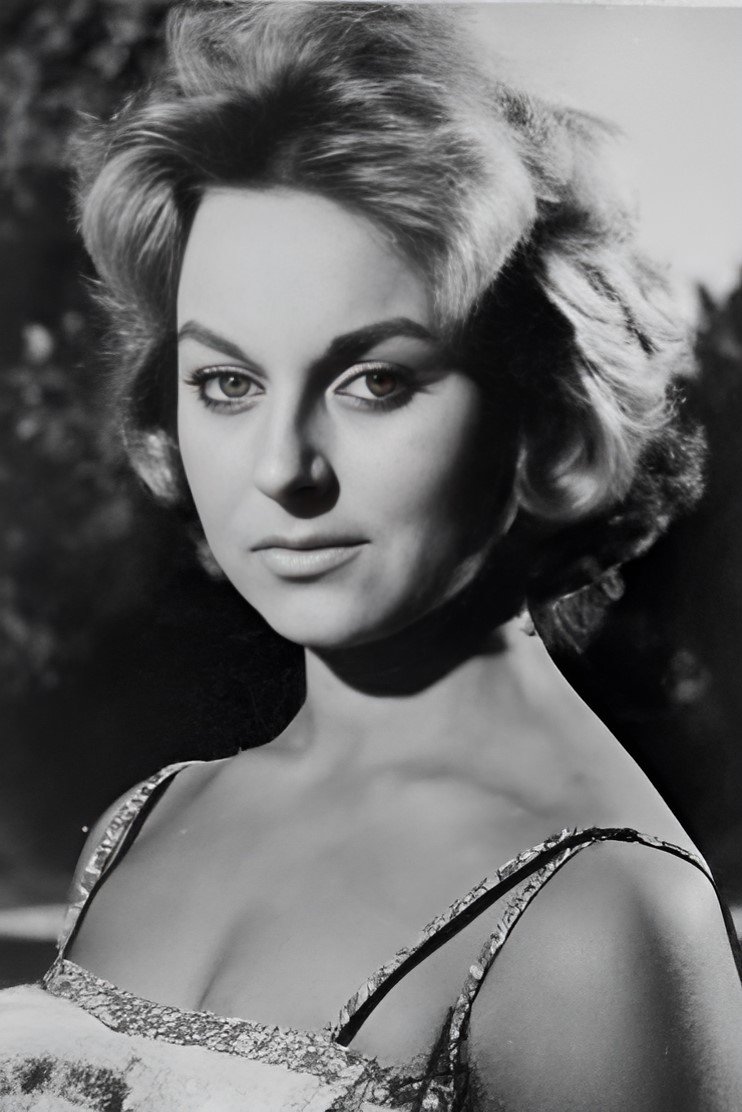 Lucía Prado backdrop