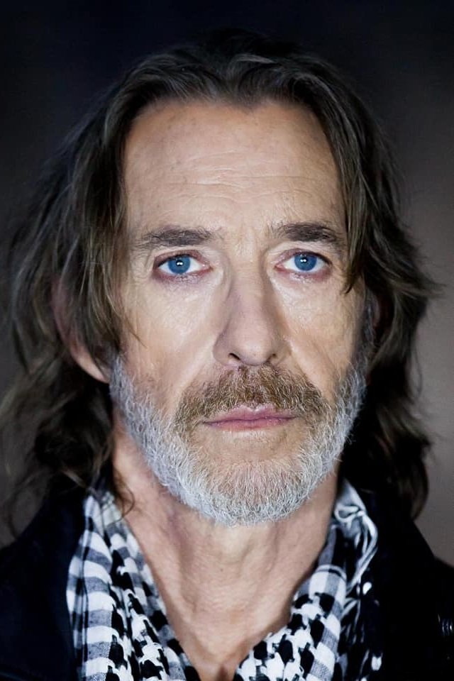 Jonatan Pienar backdrop