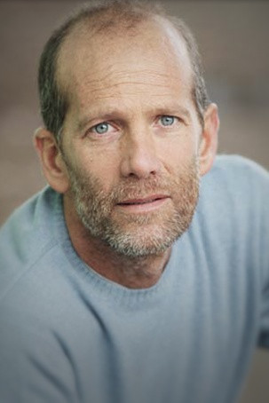 Riccardo Serventi Longhi backdrop