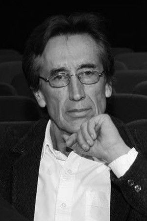 Camilo Luzuriaga backdrop