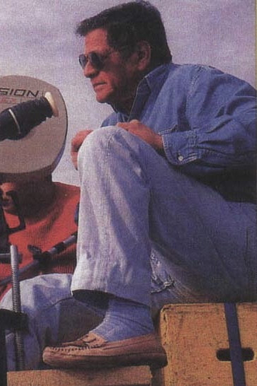 Rubén Gámez backdrop