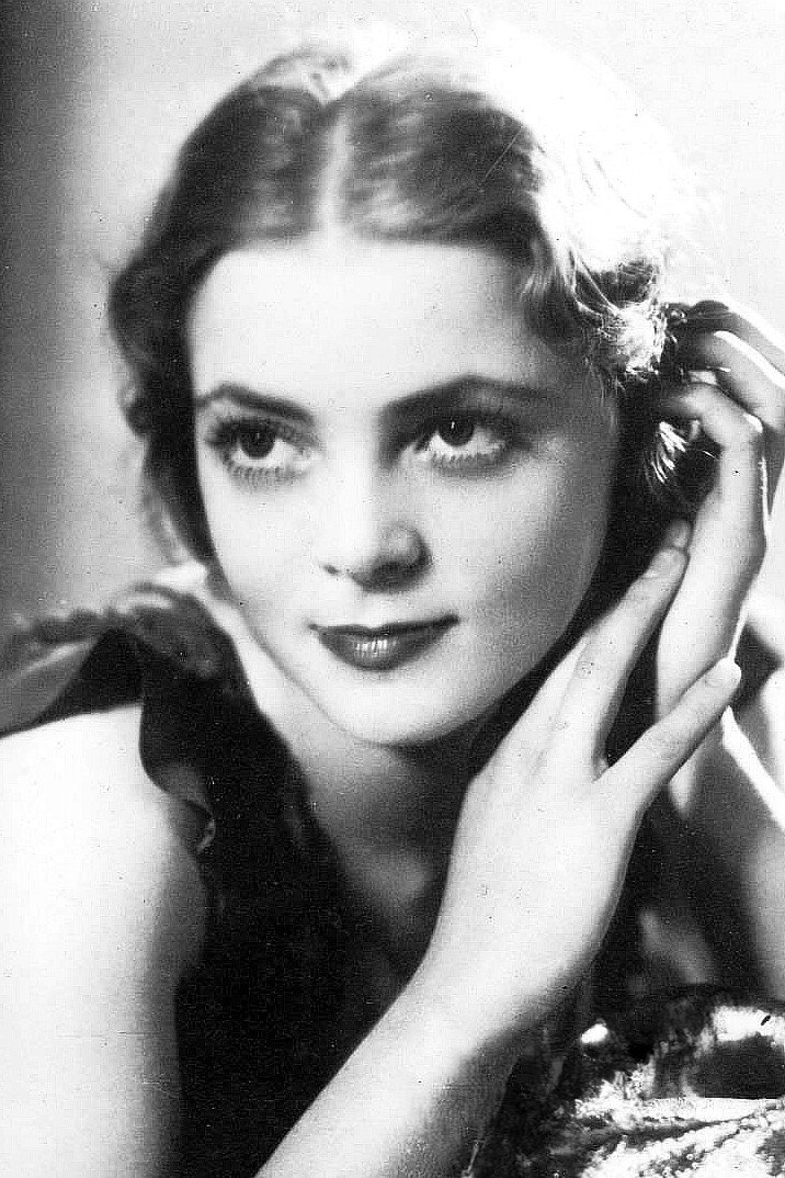 Victoria Hopper backdrop