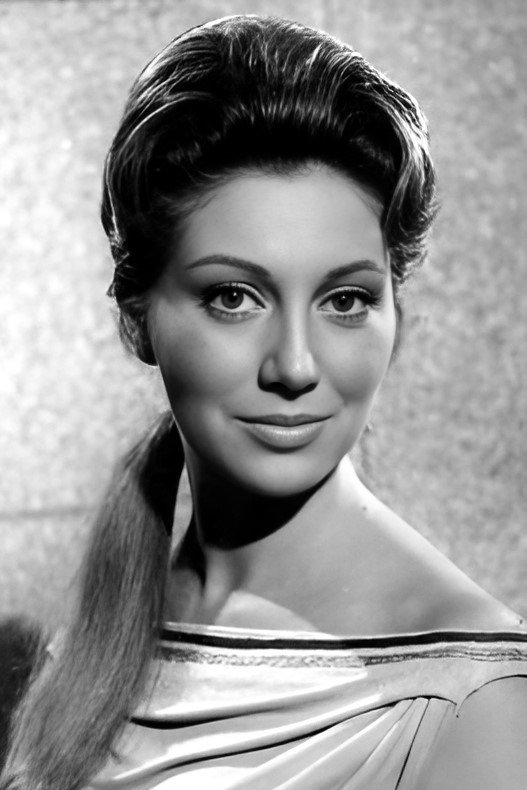 Wandisa Guida backdrop