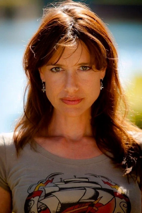 Nicole Hansen backdrop