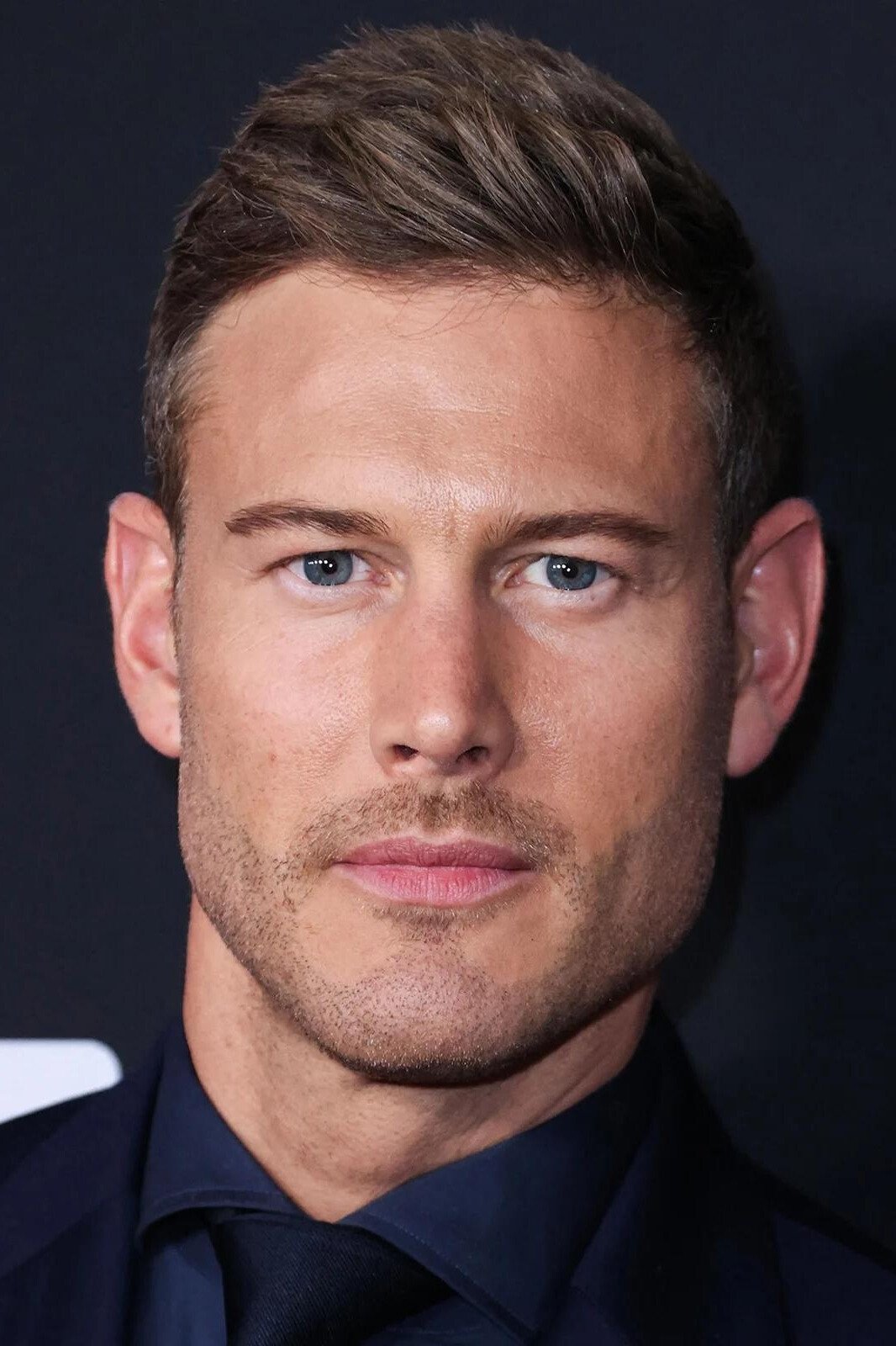 Tom Hopper backdrop