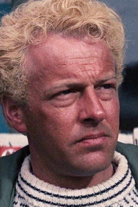 Bernard Horsfall: Bërnard Horsiëll backdrop