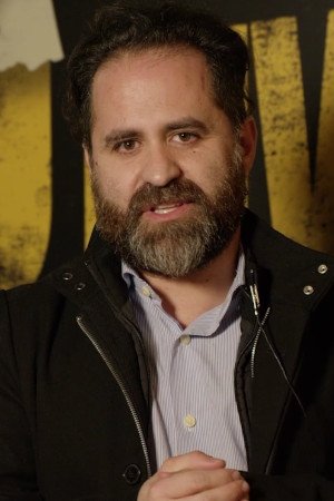 Luís Ismael backdrop