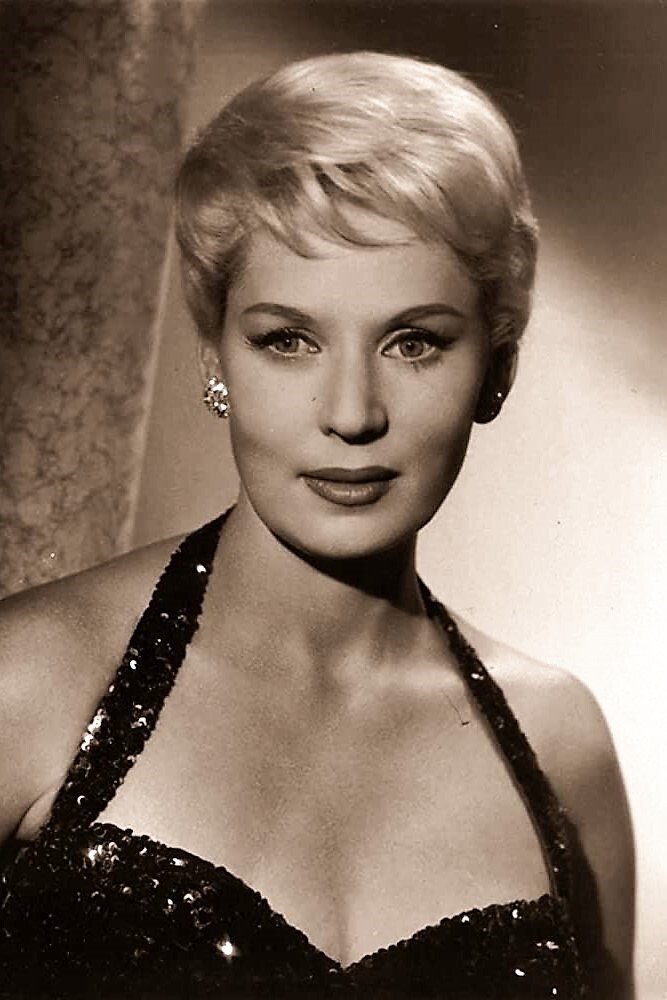 Tilda Thamar → Tilda Thamar backdrop