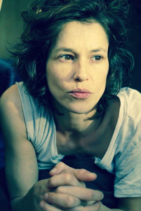 Clémentine Beaugrand backdrop