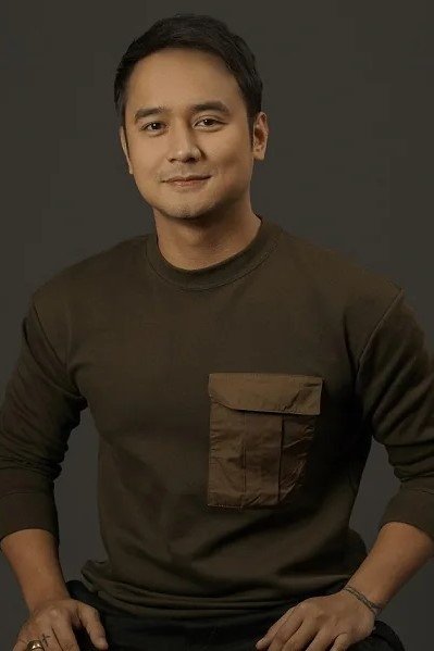 JM de Guzman backdrop