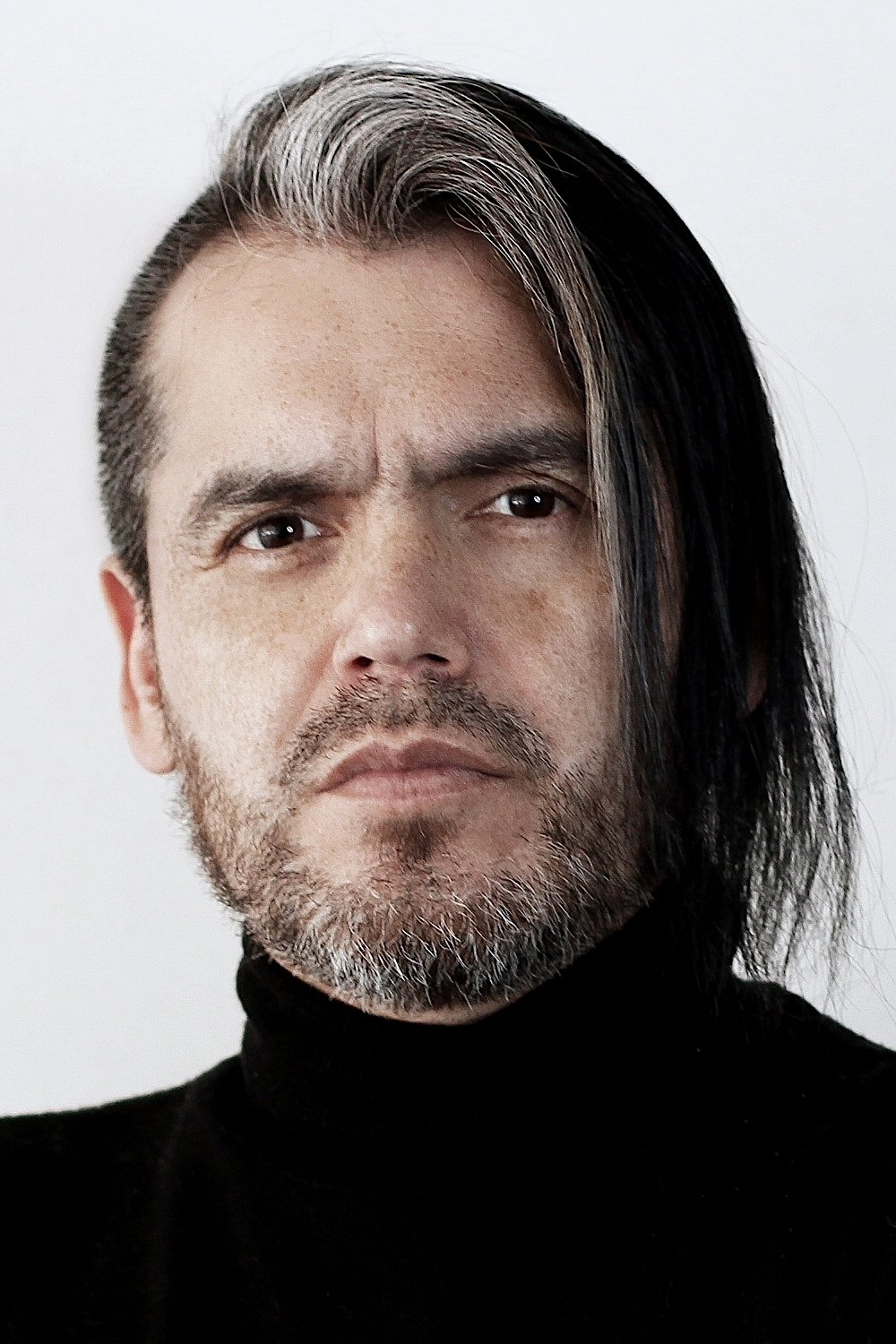 Jorge Olguín backdrop