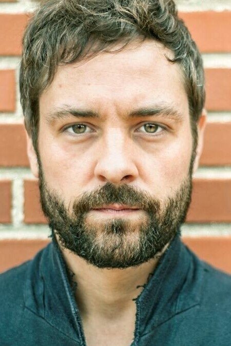 Iñaki Font backdrop