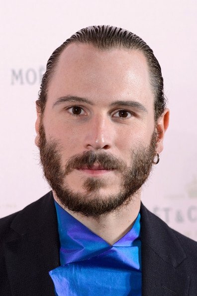 Rubén Ochandiano backdrop