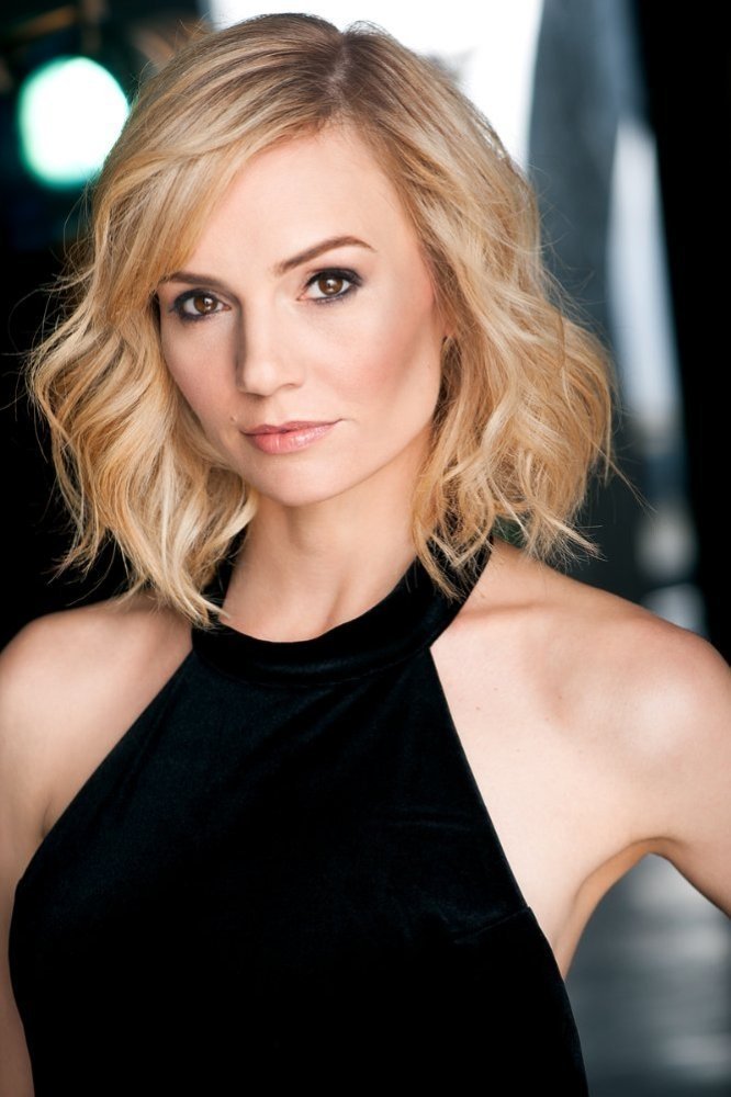 Siena Farall → Sjena Farall backdrop