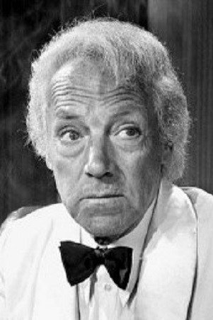 Andrés Mejuto backdrop