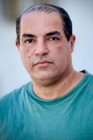 Amine Louadni backdrop