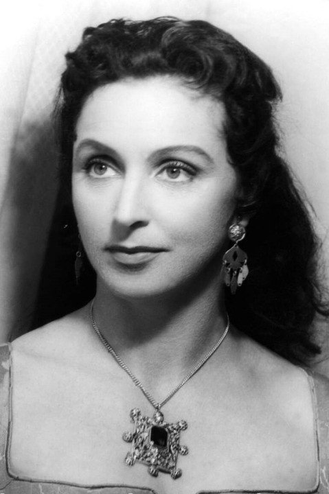 Judith Holzmeister backdrop