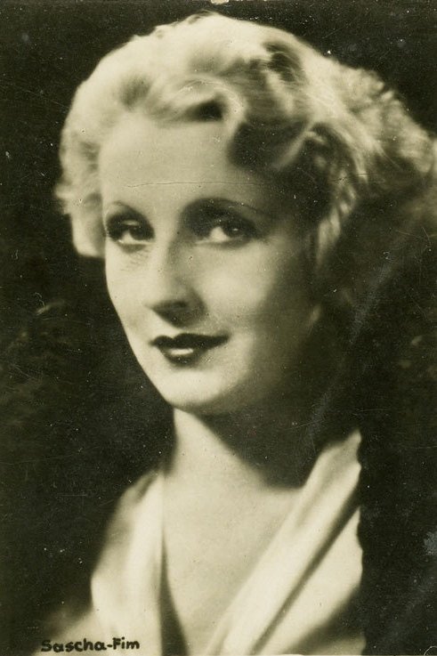 Friedl Haerlin backdrop