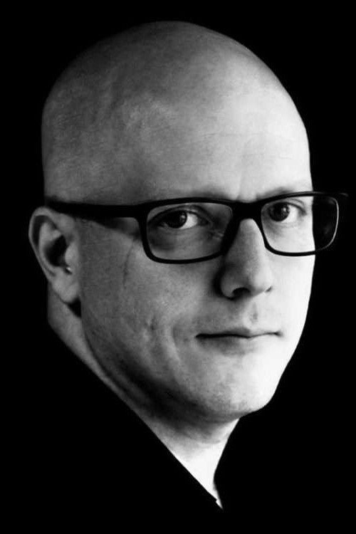 Zoe Berriatúa backdrop